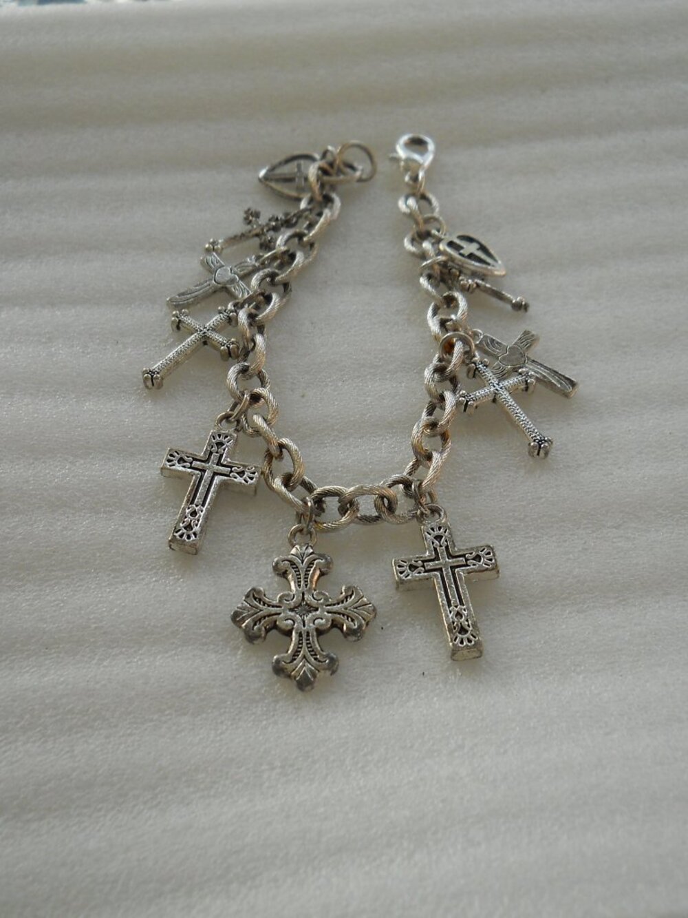 Premier Designs - Christian Cross Bracelet    1030